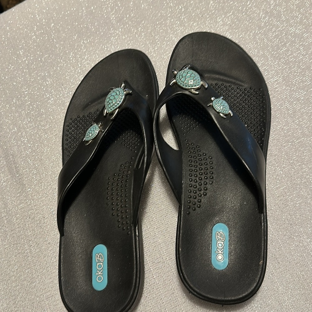 Oka B Teresa Turtle embellished thong sandals size L - Picture 2 of 8